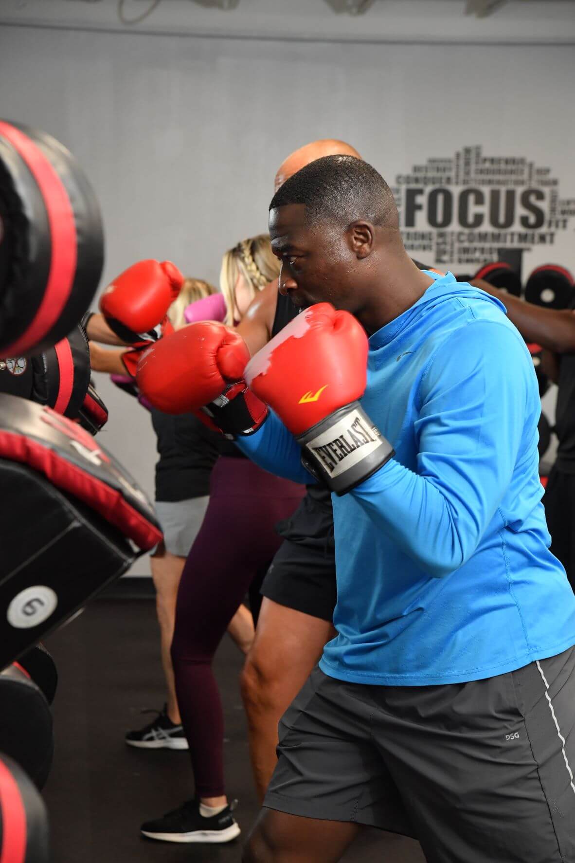 Group-boxing-at-the-y